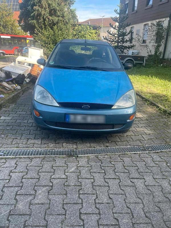 Blau Gebraucht 2001 Ford Focus Kleinwagen | 999 € (Fairer Preis) - Bild 1/3