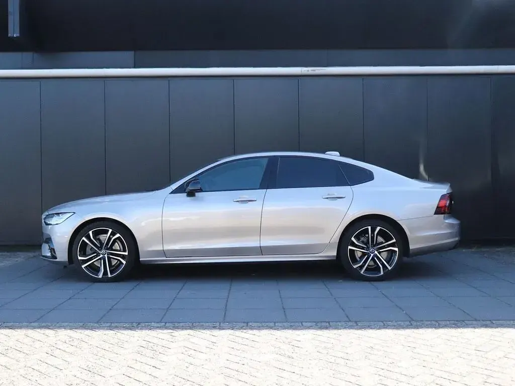 Usata Volvo S90 Ultimate 250 CV (183 kW) 2023 Grigio Berlina