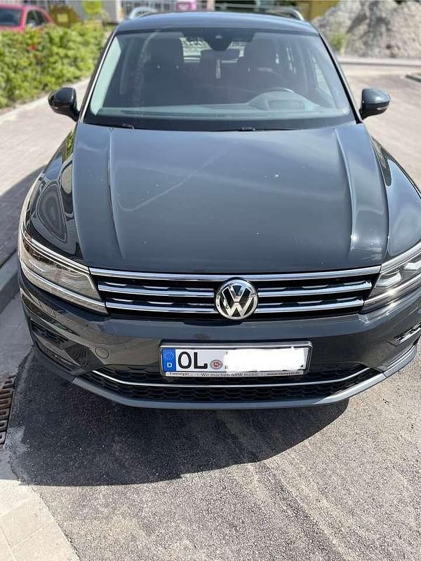 Grau Gebraucht 2019 VW Tiguan Highline SUV | 24.500 € (Guter Preis) - Bild 1/4