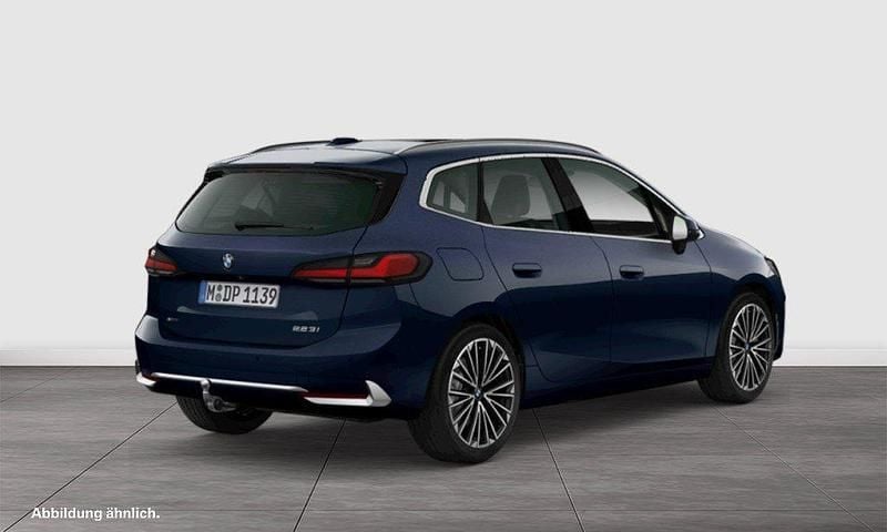 Neu BMW 223 Active Tourer Luxury Line 204 PS (150 kW) 2025 Blau Van / Kleinbus