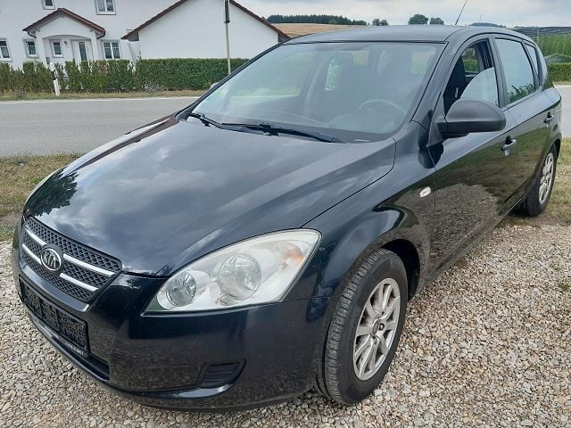 Gebraucht Kia Ceed LX 109 PS (80 kW) 2008 Schwarz Kleinwagen