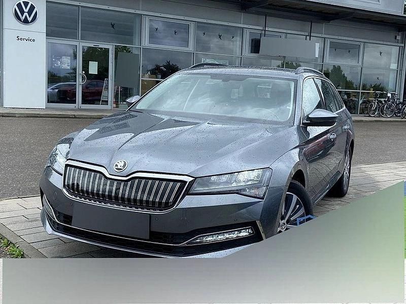 Grau Gebraucht 2022 Skoda Superb Kombi | 30.149 € (Guter Preis) - Bild 1/4