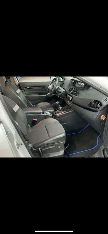 Gebraucht Renault Scénic III Bose Edition 131 PS (96 kW) 2012 Weiss "nacre" Van / Kleinbus