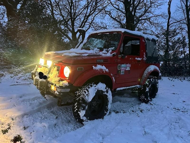 Rot Gebraucht 1990 Suzuki Samurai SUV | 6.991 € - Bild 1/4