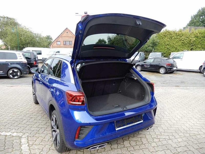 Second-hand VW T-Roc R-line 190 CP (139 kW) 2023 Albastru SUV