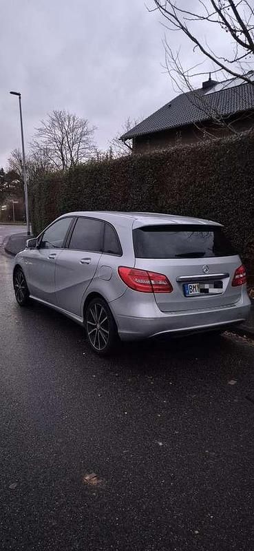 Gebraucht Mercedes B180 109 PS (80 kW) 2011 Van / Kleinbus