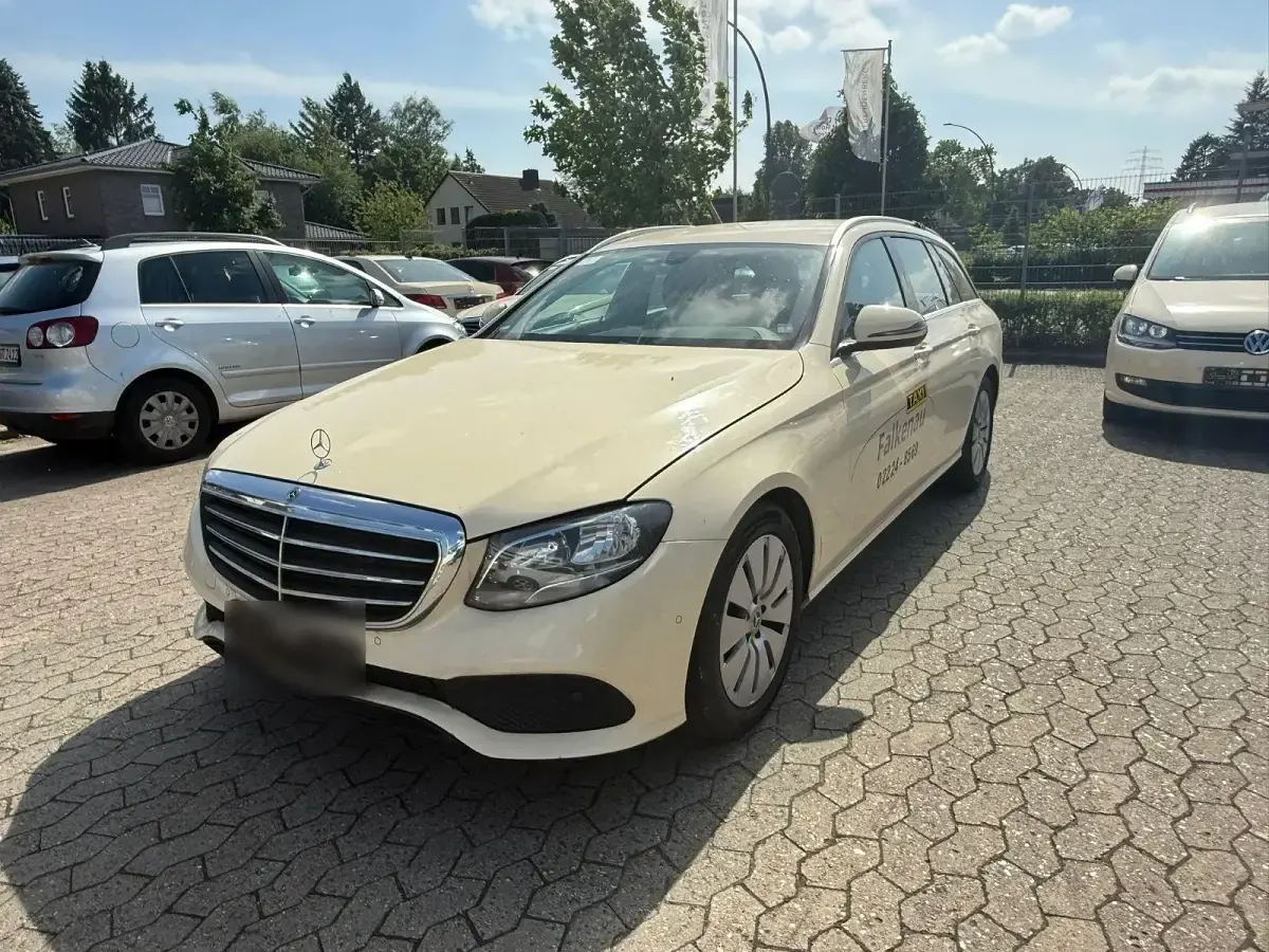 Gebraucht Mercedes E200 150 PS (110 kW) 2019 Limousine