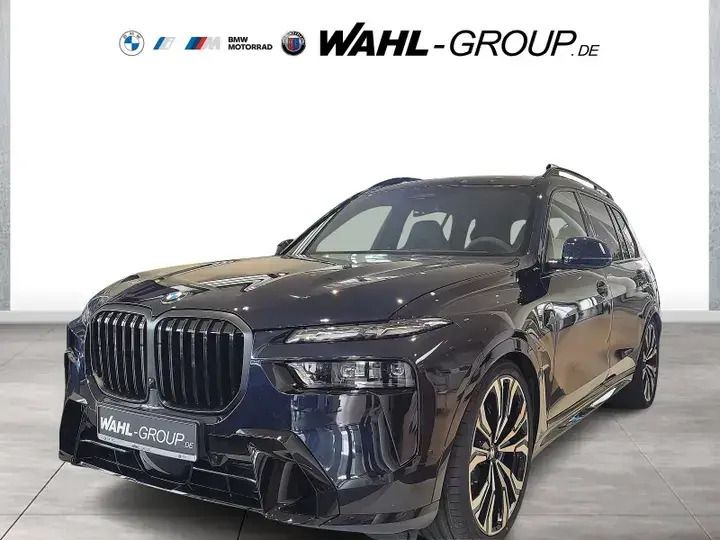 M carbonschwarz Gebraucht 2025 BMW X7 M Sport SUV | 112.890 € - Bild 1/4