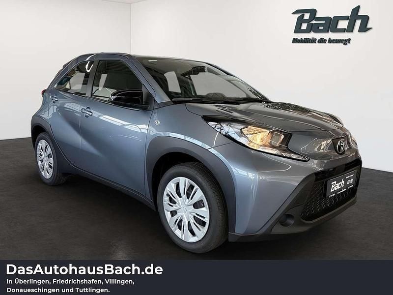 Gebraucht Toyota Aygo X Play 72 PS (52 kW) 2025 Celeste grey SUV