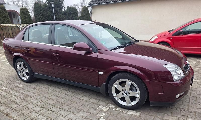 Second-hand Opel Vectra 2003 Roșu Hatchback