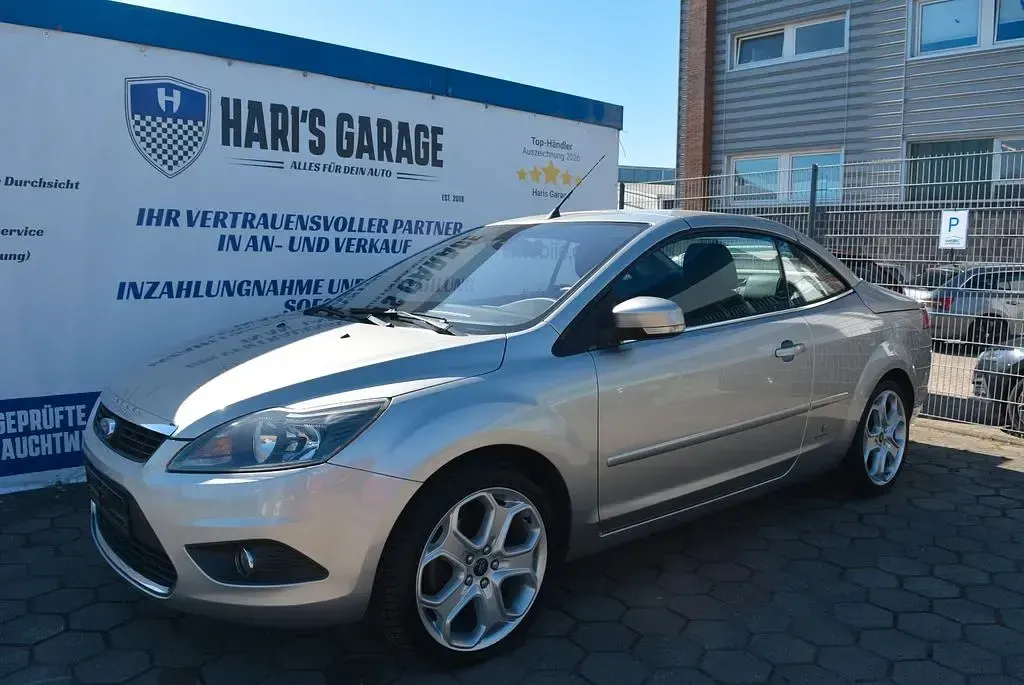 Gebraucht Ford Focus Cabriolet Titanium 145 PS (106 kW) 2010 Grau Cabrio