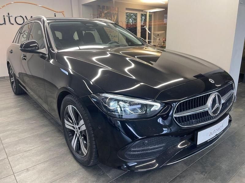 Schwarz Gebraucht 2021 Mercedes C220 Avantgarde Limousine | 29.999 € (Fairer Preis) - Bild 1/4