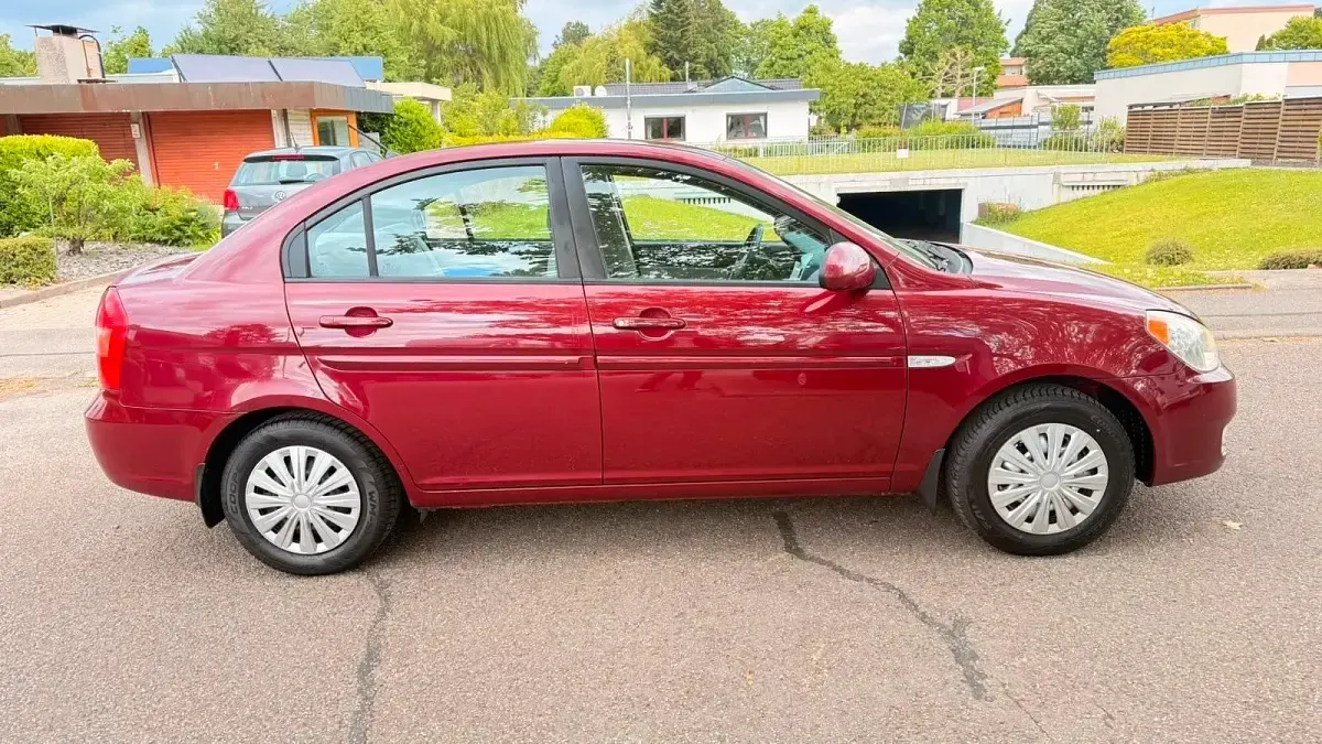 Gebraucht Hyundai Accent 112 PS (82 kW) 2007 Rot Limousine