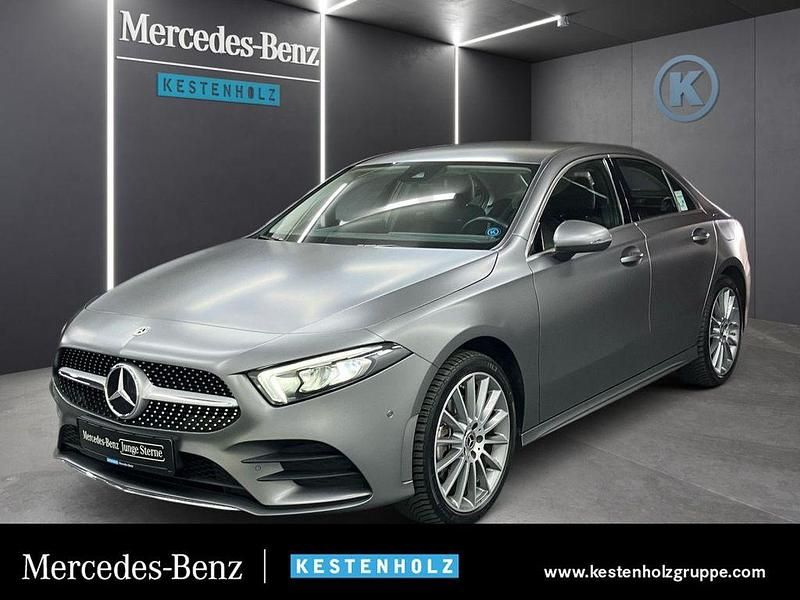 Manufaktur mountaingrau magno Gebraucht 2022 Mercedes A250 AMG Limousine | 29.490 € (Fairer Preis) - Bild 1/4