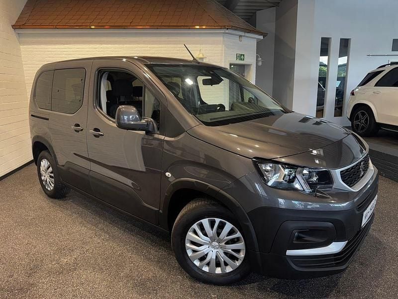 Gebraucht Peugeot Rifter Active 131 PS (96 kW) 2020 Grau Van / Kleinbus