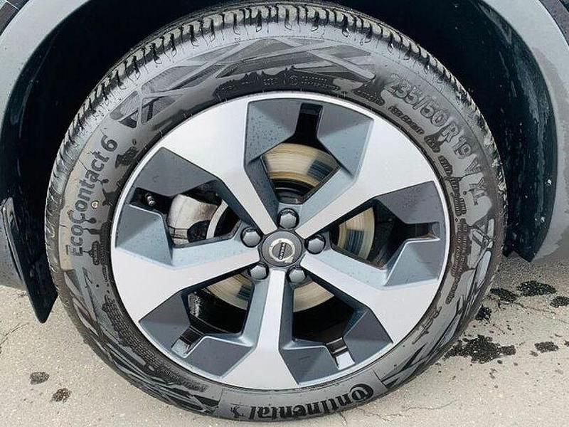 Gebraucht Volvo XC40 163 PS (119 kW) 2024 Schwarz SUV