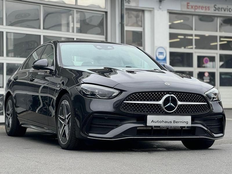 Grafitgrau metalliclack Gebraucht 2024 Mercedes C220 AMG line Limousine | 41.990 € (Fairer Preis) - Bild 1/4