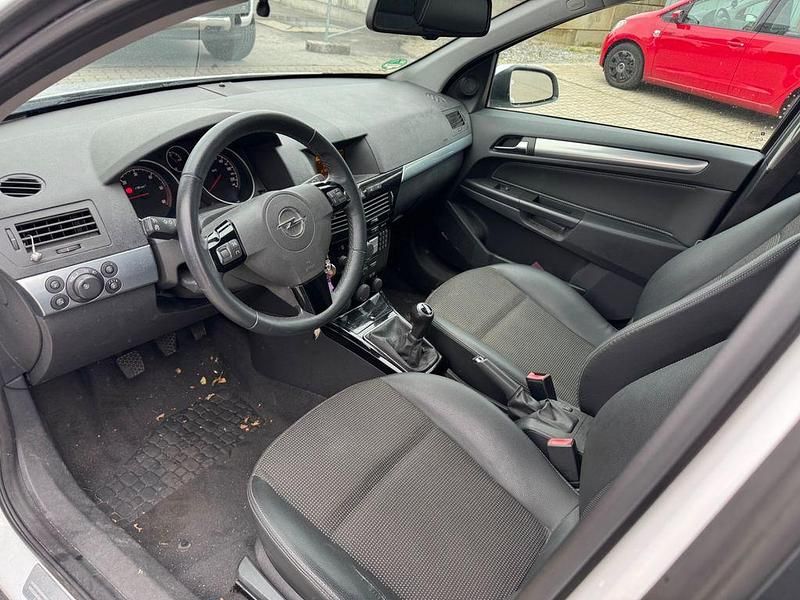 Gebraucht Opel Astra Cosmo 125 PS (91 kW) 2008 Weiß Limousine