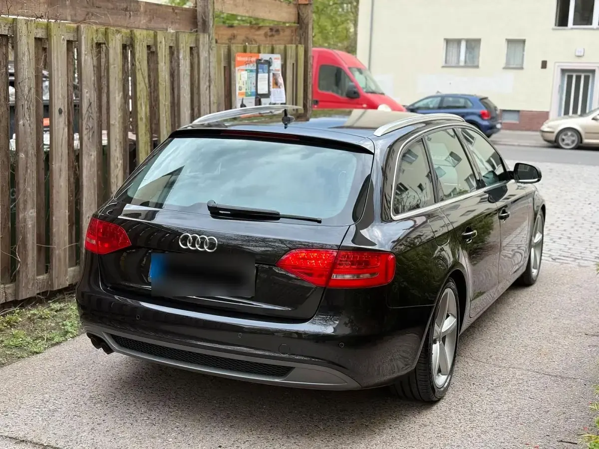 Gebraucht Audi A4 S-Line 150 PS (110 kW) 2011 Schwarz Kombi