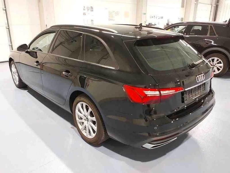 Gebraucht Audi A4 150 PS (110 kW) 2022 Mythosschwarz metallic Kombi