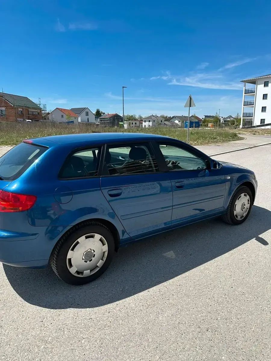Używany Audi A3 101 KM (74 kW) 2006 Niebieski Hatchback