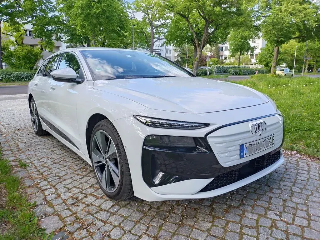Gebraucht Audi A6 e-tron Sport 210 kW (286 PS) 2025 Weiß Kombi