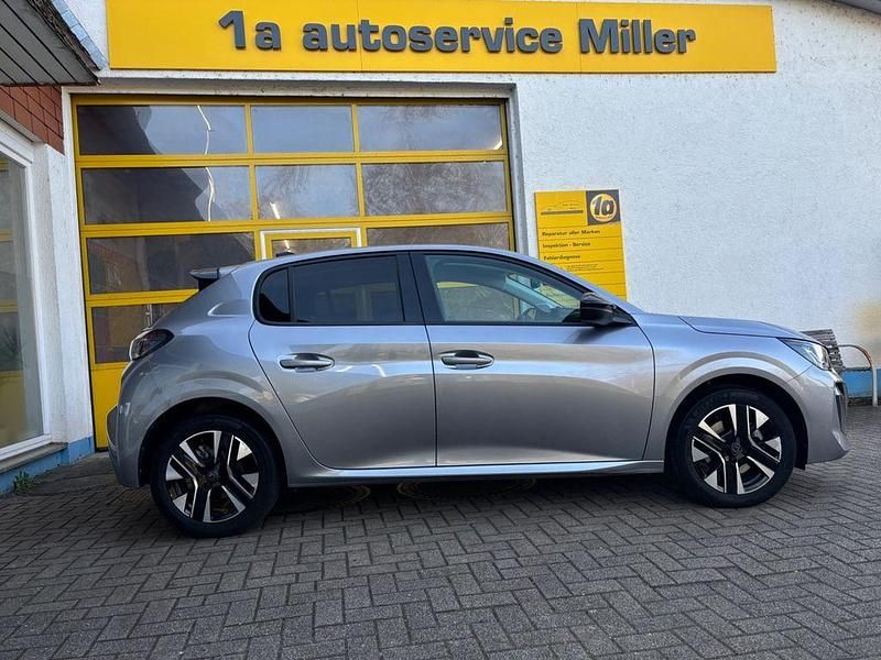 Gebraucht Peugeot 208 Allure 101 PS (74 kW) 2025 Grau Kleinwagen
