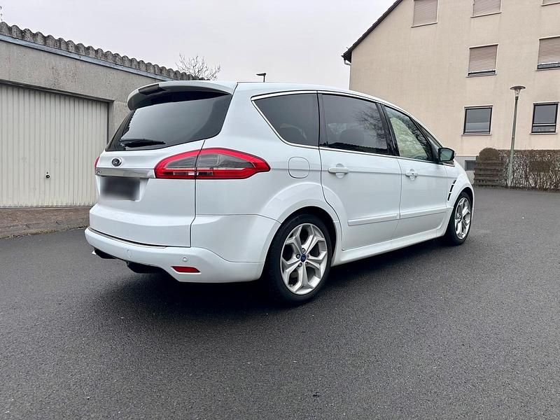 Gebraucht Ford S-MAX Titanium S 163 PS (119 kW) 2015 Weiß Van / Kleinbus