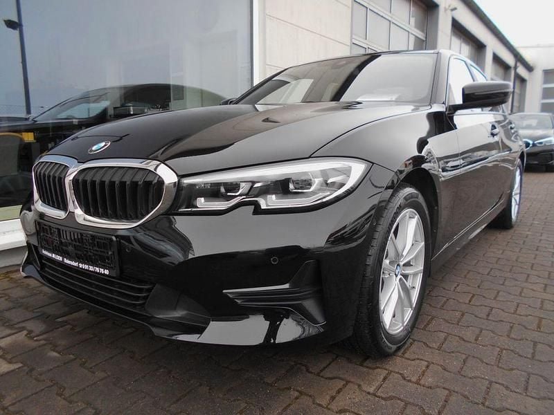 Gebraucht BMW 318 Sport Line 156 PS (114 kW) 2021 Schwarz Limousine