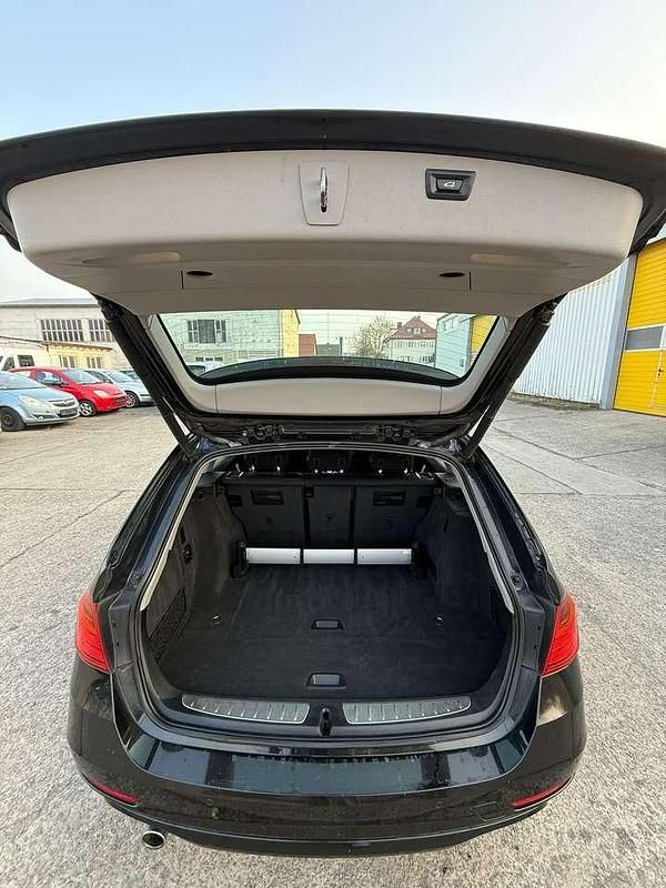 Gebraucht BMW 318 143 PS (105 kW) 2014 Black sapphire metallic Kombi