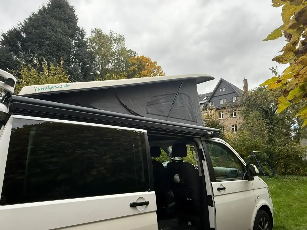Second-hand VW Multivan 140 CP (102 kW) 2015 Alb Monovolum