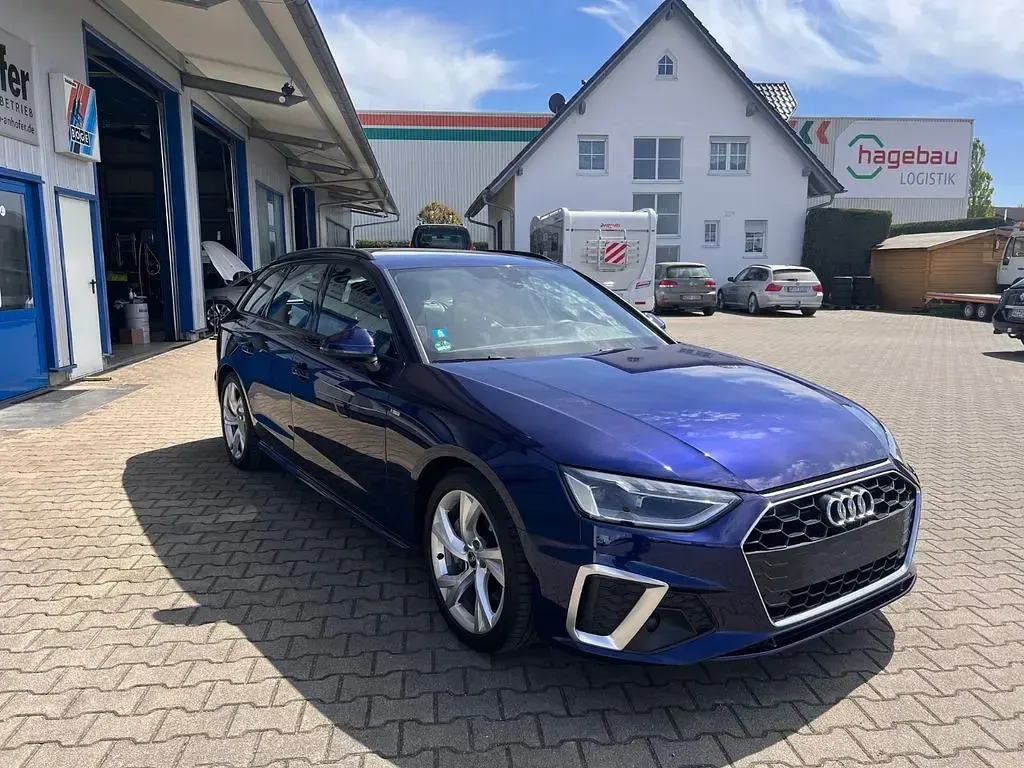 Gebraucht Audi A4 S-Line 204 PS (150 kW) 2023 Navarrablau Kombi