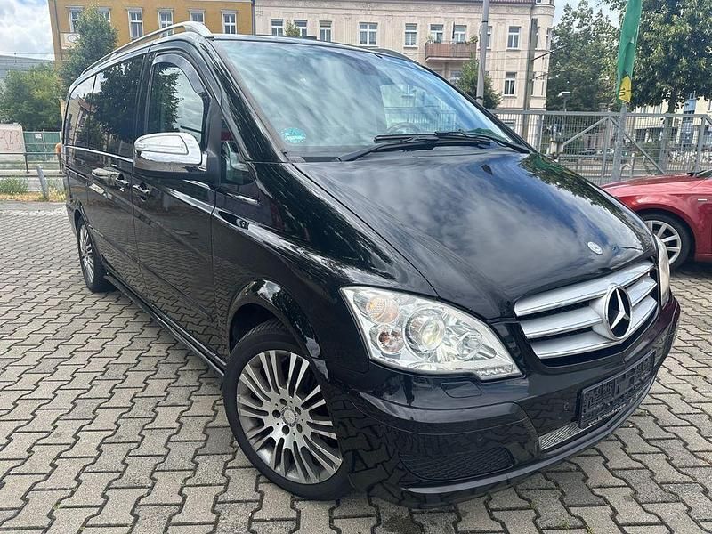 Obsidianschwarz Gebraucht 2012 Mercedes Viano Edition Van / Kleinbus | 22.888 € (Etwas zu teuer) - Bild 1/4