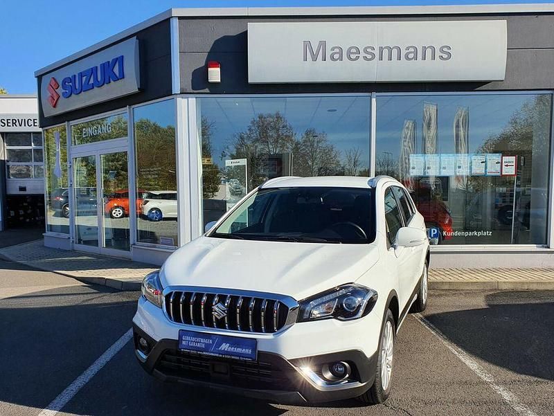 Superior white Gebraucht 2020 Suzuki SX4 S-Cross Comfort SUV | 19.990 € (Etwas zu teuer) - Bild 1/4