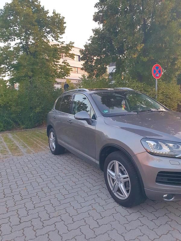 Gebraucht VW Touareg 239 PS (175 kW) 2010 Grün SUV