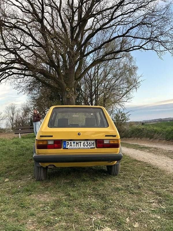 Second-hand VW Golf 53 CP (38 kW) 1982 Galben Coupe