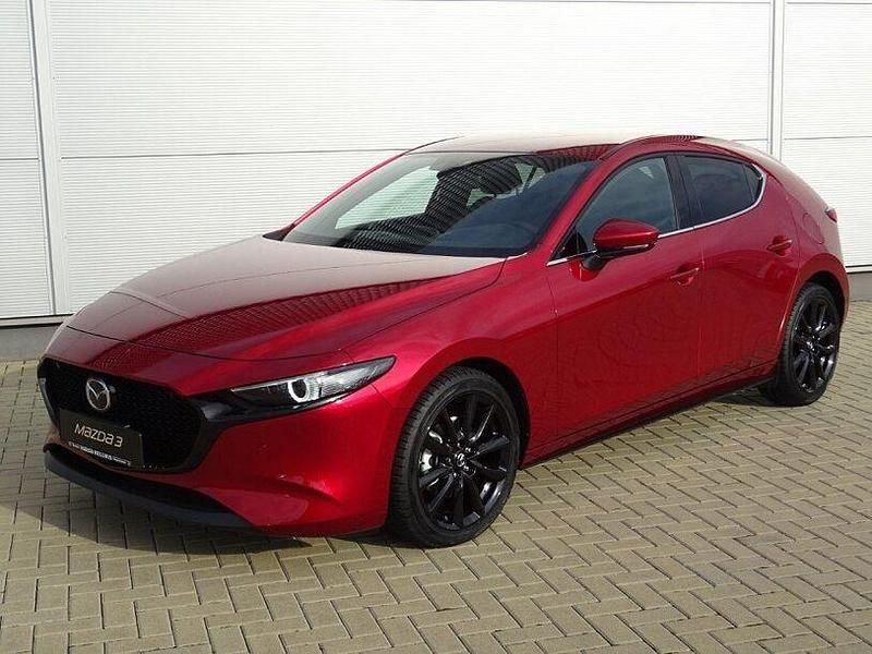 Neu Mazda 3 Homura-Line 140 PS (102 kW) 2026 Soul red crystal metallic Limousine