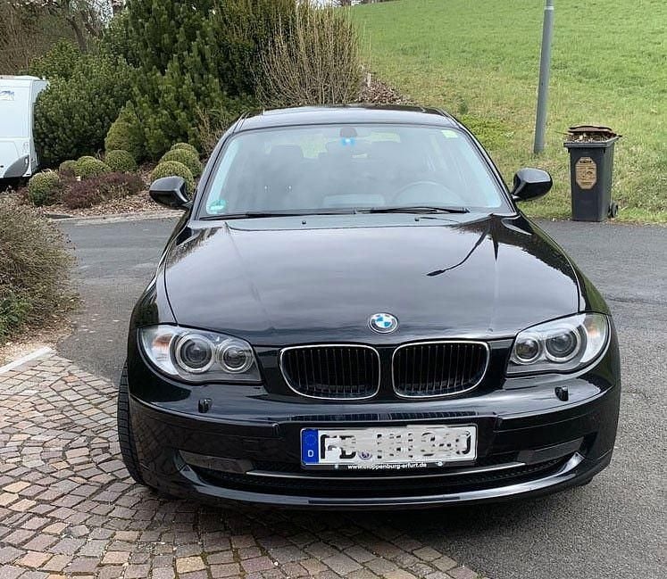 Gebraucht BMW 118 143 PS (105 kW) 2010 Schwarz Kleinwagen