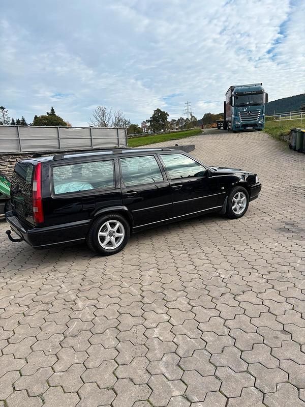 Schwarz Gebraucht 1999 Volvo V70 Kombi | 1.850 € (Fairer Preis) - Bild 1/4