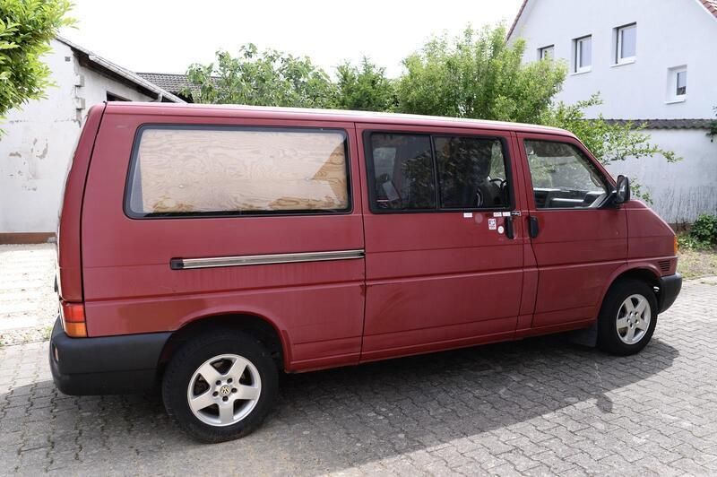 Rot Gebraucht 2000 VW T4 Van | 6.999 € - Bild 1/4
