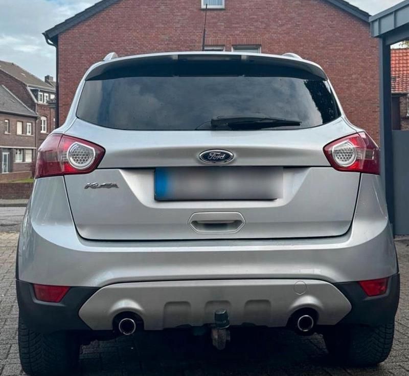 Usata Ford Kuga 140 CV (102 kW) 2011 Argento SUV