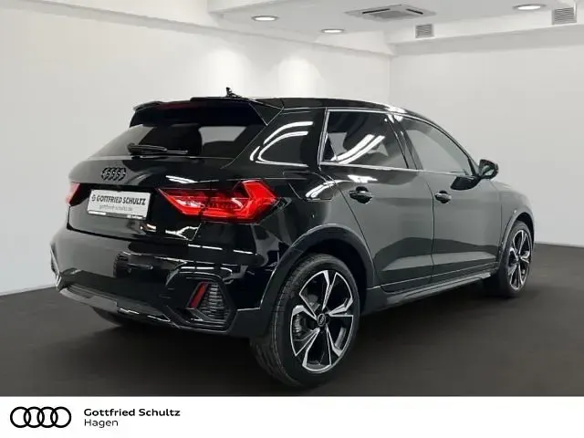 Ny Audi A1 S-Line 150 HK (110 kW) 2026 Sort SUV