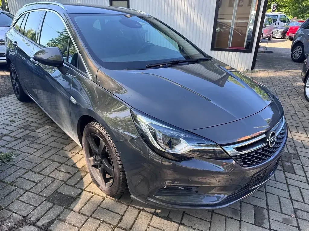 Gebraucht Opel Astra Innovation 160 PS (117 kW) 2016 Grau Kombi
