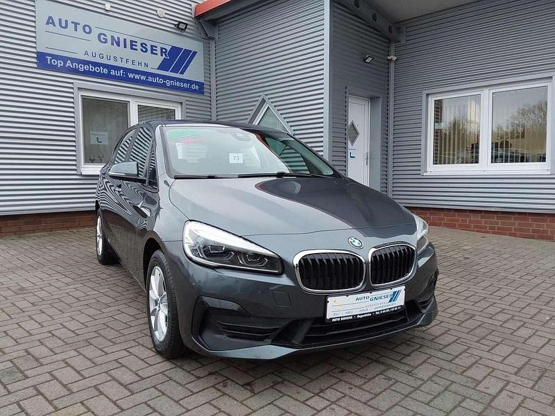 Mineralgrau Gebraucht 2020 BMW 218 Active Tourer Advantage Van / Kleinbus | 17.900 € (Fairer Preis) - Bild 1/4