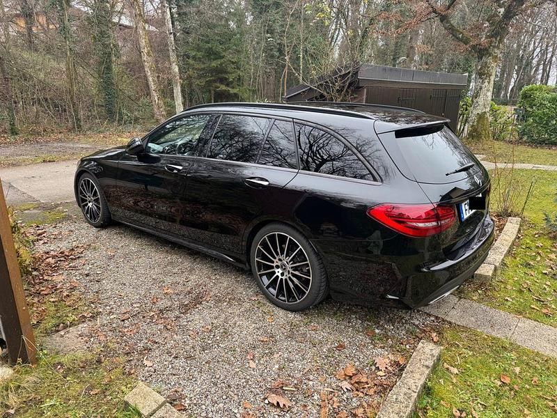 Gebraucht Mercedes C400 333 PS (244 kW) 2018 Schwarz Limousine