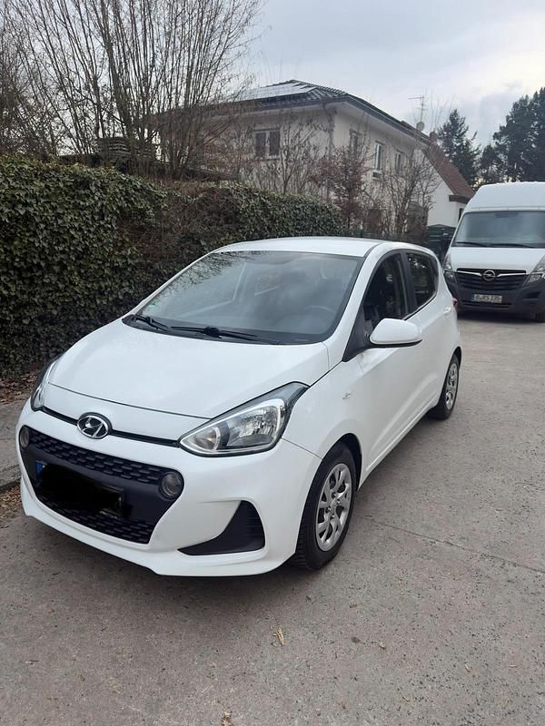 Gebraucht Hyundai i10 66 PS (48 kW) 2019 Weiß Kleinwagen
