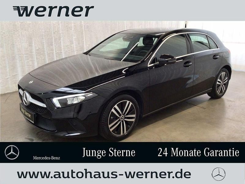Schwarz Gebraucht 2023 Mercedes A200 Business Limousine | 26.662 € (Guter Preis) - Bild 1/4