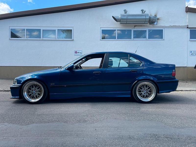 Blau Gebraucht 1997 BMW 328 M Sport Limousine | 14.500 € (Teuer) - Bild 1/4