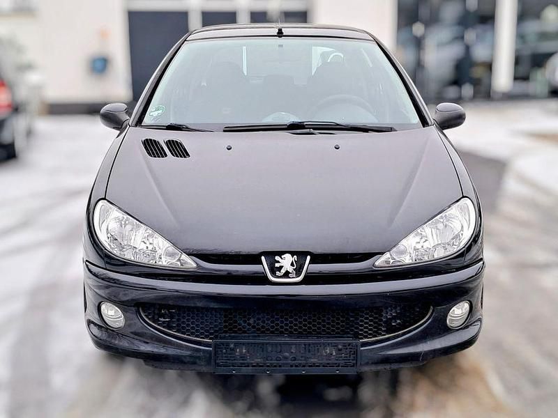 Gebraucht Peugeot 206 75 PS (55 kW) 2009 Schwarz Limousine