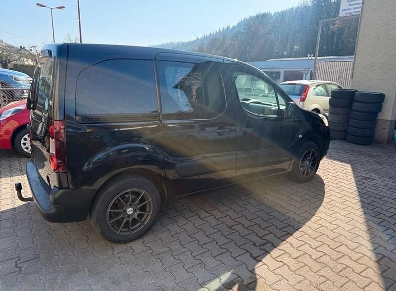Gebraucht Peugeot Partner 98 PS (72 kW) 2012 Schwarz Van / Kleinbus